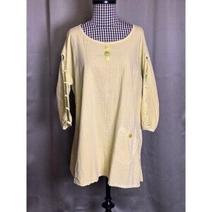 Focus Casual Life Top Medium Green Button Accents Front Pocket 3/4 Sleeve